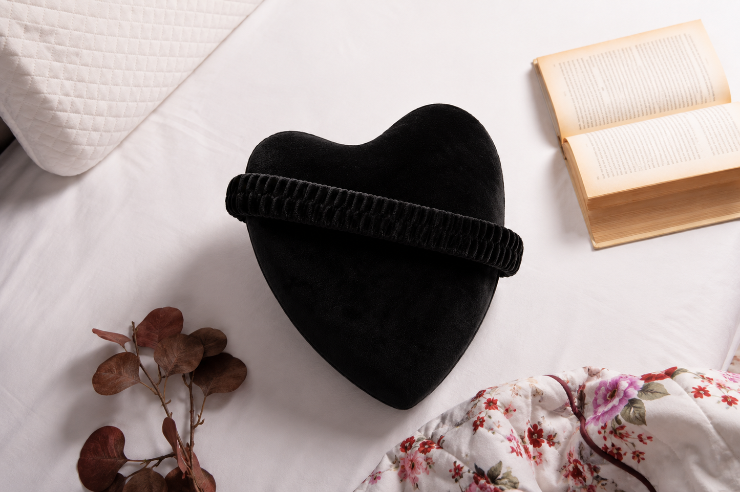 Heart-Shaped Memory Foam Knee Support Pillow  Description